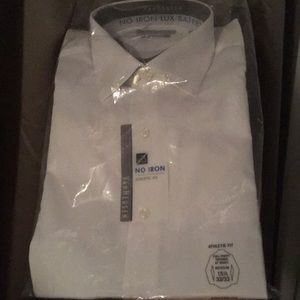 Vanheusen Athletic fit no iron dress shirt